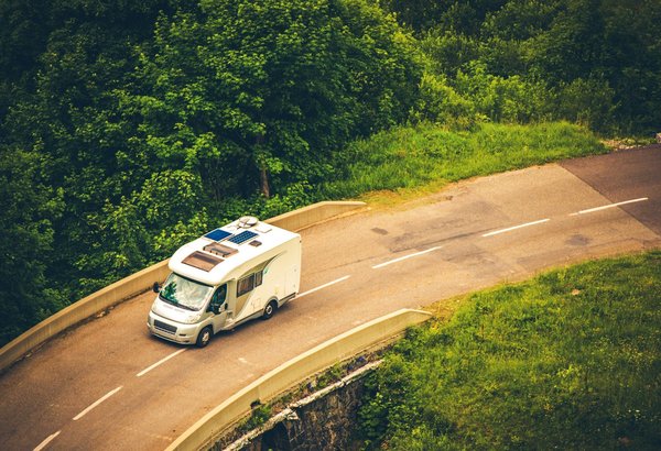 How can you equip your van for maximum autonomy on the road ?